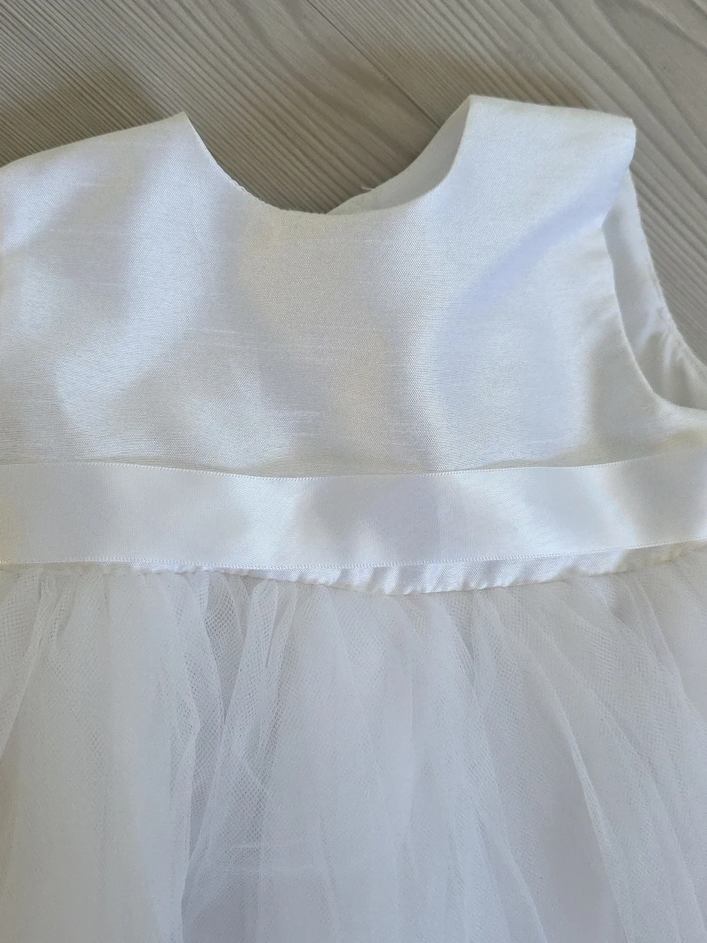 David's Bridal Tulle Flower Girl Dress In White - Picture 7 of 8